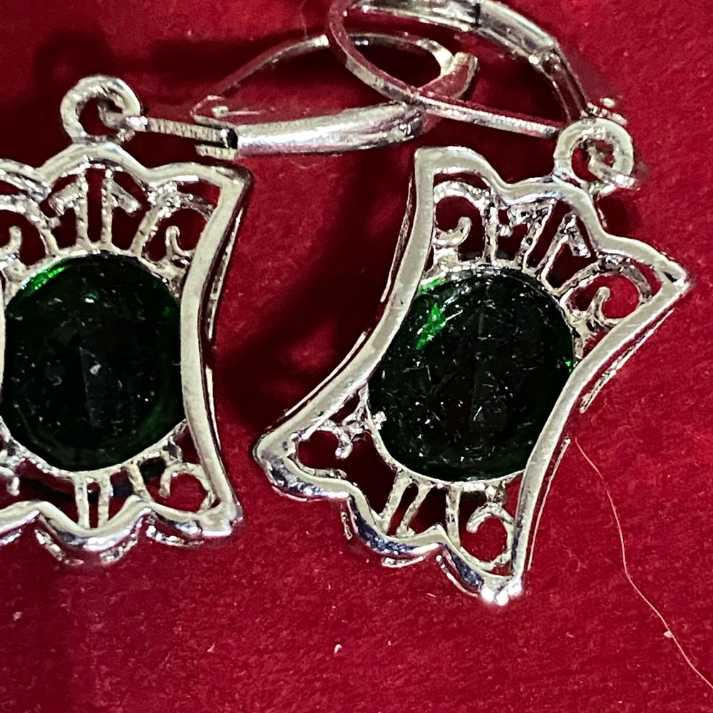 Emerald Leverback Earrings - Picture 4 of 7